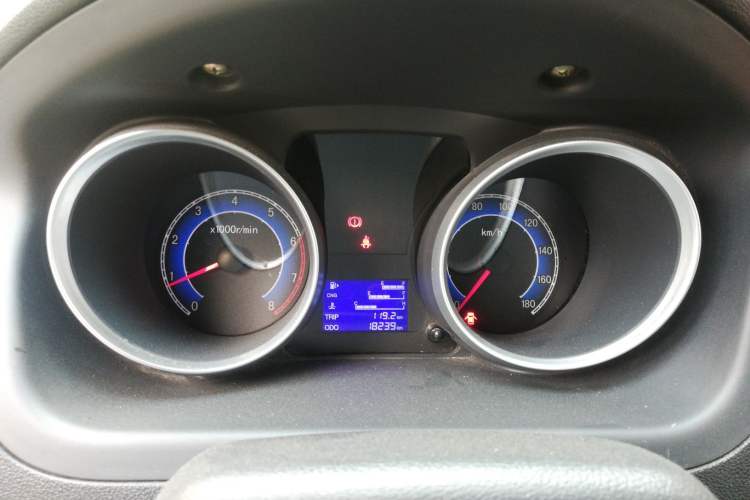 Used CHANGAN KAICHENG Ruixing M60 2023 1.6L CNG Comfort-Grade 6-Seater Passenger Vehicle Instrument Cluster