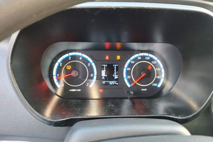 Used CHANGAN KAICHENG Ruixing M60 2023 1.5L GDI Comfort-Class Passenger Vehicle 6/7 Seats Instrument Cluster