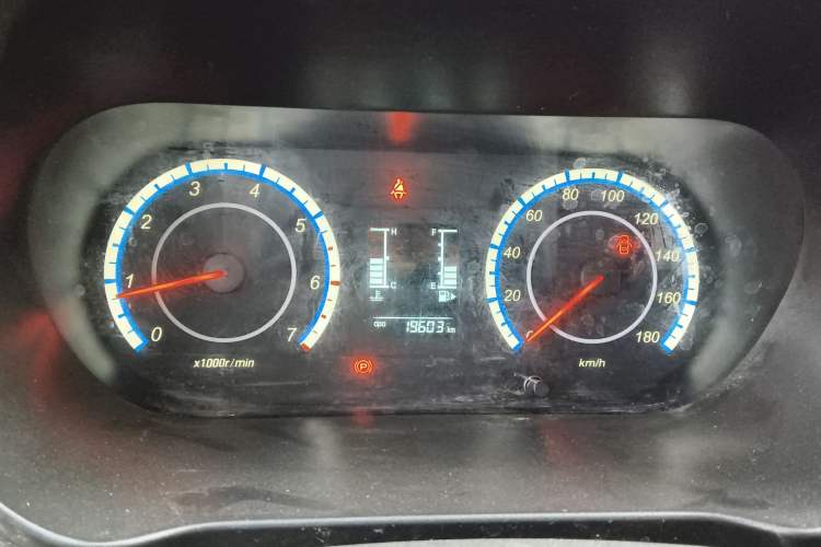 Used CHANGAN KAICHENG Ruixing M60 2023 1.5L GDI Comfort-Class Passenger Vehicle 6/7 Seats Instrument Cluster