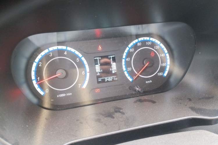 Used CHANGAN KAICHENG Ruixing M60 2023 1.5L GDI Comfort-Class Passenger Vehicle 6/7 Seats Instrument Cluster