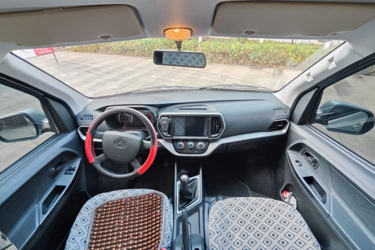 Used CHANGAN KAICHENG Ruixing M60 2023 1.5L GDI Comfort-Class Passenger Vehicle 6/7 Seats Interior 1