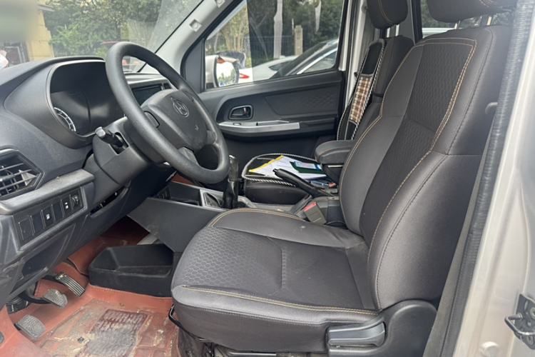 Used CHANGAN KAICHENG Ruixing M60 2023 1.5L GDI Comfort-Class Passenger Vehicle 6/7 Seats Interior 1