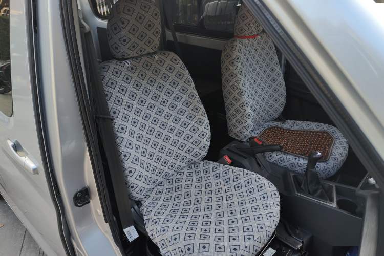 Used CHANGAN KAICHENG Ruixing M60 2023 1.5L GDI Comfort-Class Passenger Vehicle 6/7 Seats Interior 15
