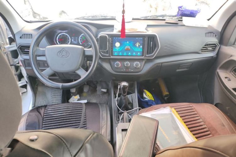 Used CHANGAN KAICHENG Ruixing M60 2023 1.6L CNG Comfort-Grade 6-Seater Passenger Vehicle Interior 2