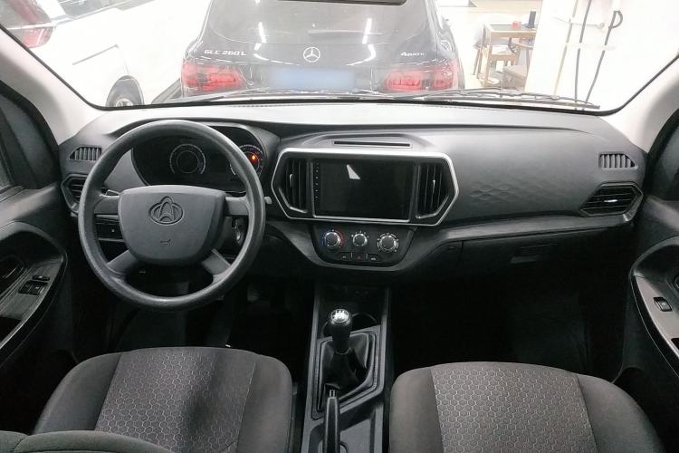 Used CHANGAN KAICHENG Ruixing M60 2023 1.5L GDI Comfort-Class Passenger Vehicle 6/7 Seats Interior 2