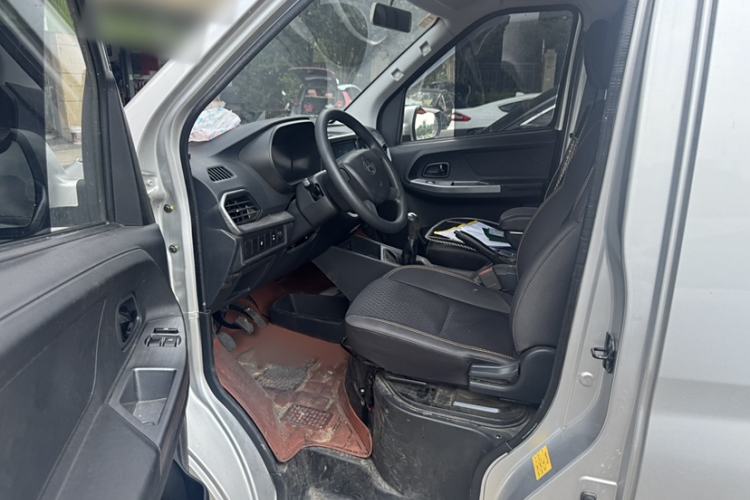 Used CHANGAN KAICHENG Ruixing M60 2023 1.5L GDI Comfort-Class Passenger Vehicle 6/7 Seats Interior 2