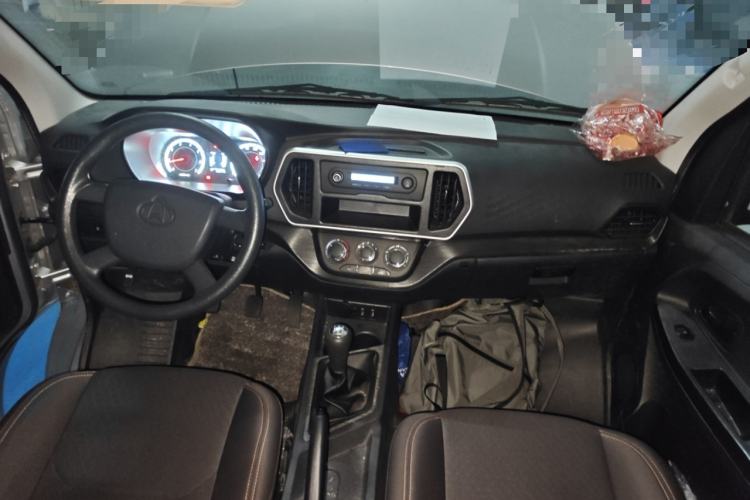 Used CHANGAN KAICHENG Ruixing M60 2023 1.5L GDI Comfort-Class Passenger Vehicle 6/7 Seats Interior 2