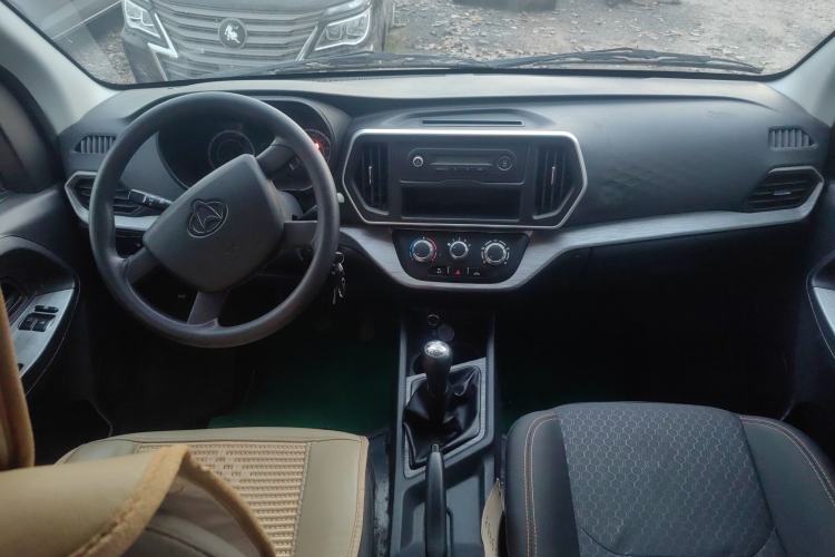 Used CHANGAN KAICHENG Ruixing M60 2023 1.5L GDI Comfort-Class Passenger Vehicle 6/7 Seats Interior 3