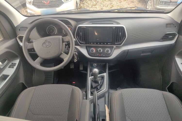Used CHANGAN KAICHENG Ruixing M60 2023 1.5L GDI Elite-Class Passenger Vehicle 6/7 Seats Interior 3