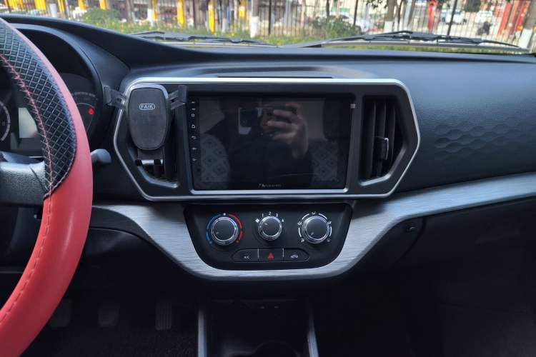 Used CHANGAN KAICHENG Ruixing M60 2023 1.5L GDI Comfort-Class Passenger Vehicle 6/7 Seats Interior 5
