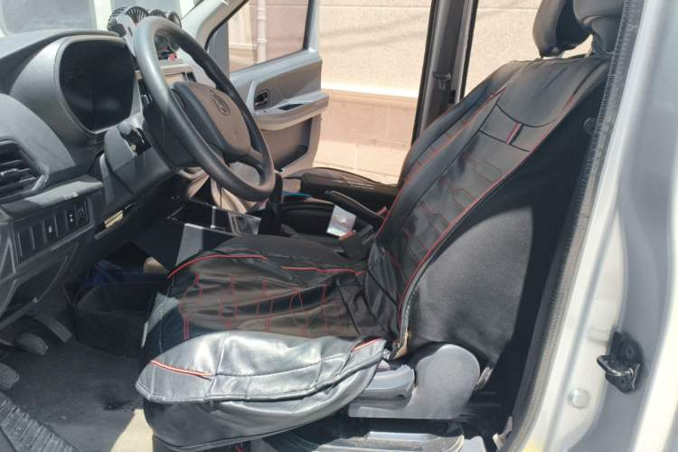Used CHANGAN KAICHENG Ruixing M60 2023 1.5L GDI Elite-Class Passenger Vehicle 6/7 Seats Left Front Seat