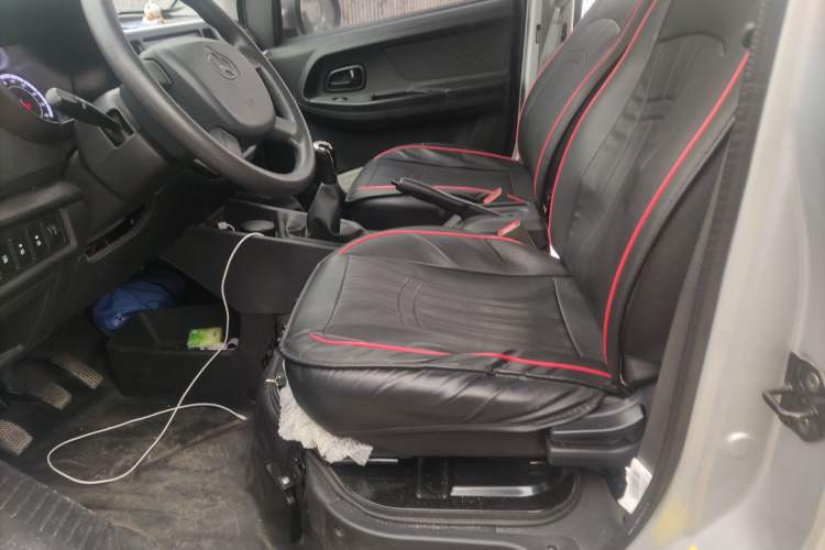 Used CHANGAN KAICHENG Ruixing M60 2023 1.6L CNG Comfort-Grade 6-Seater Passenger Vehicle Left Front Seat