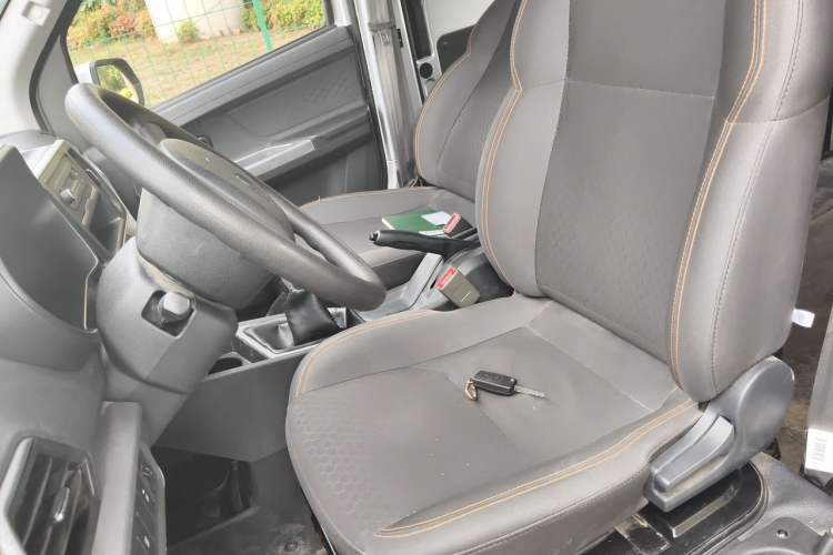 Used CHANGAN KAICHENG Ruixing M60 2023 1.5L GDI Comfort-Class Passenger Vehicle 6/7 Seats Left Front Seat