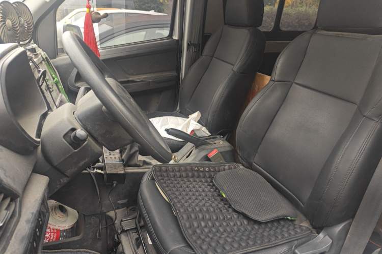 Used CHANGAN KAICHENG Ruixing M60 2023 1.6L CNG Comfort-Grade 6-Seater Passenger Vehicle Left Front Seat