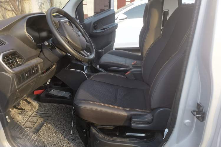 Used CHANGAN KAICHENG Ruixing M60 2023 1.5L GDI Comfort-Class Passenger Vehicle 6/7 Seats Left Front Seat