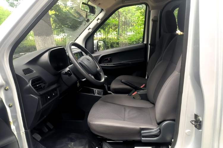 Used CHANGAN KAICHENG Ruixing M60 2023 1.5L GDI Comfort-Class Passenger Vehicle 6/7 Seats Left Front Seat