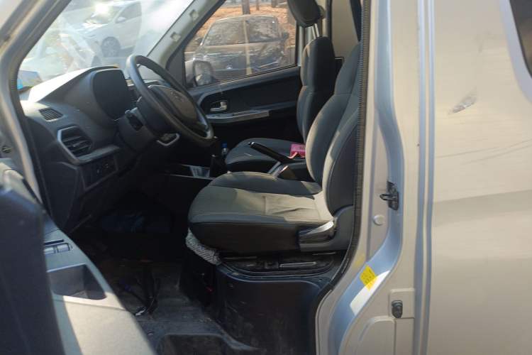 Used CHANGAN KAICHENG Ruixing M60 2023 1.5L GDI Comfort-Class Passenger Vehicle 6/7 Seats Left Front Seat