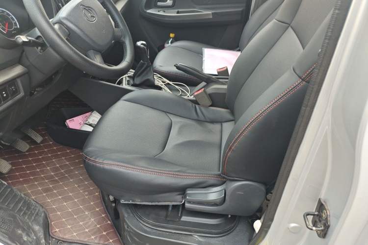 Used CHANGAN KAICHENG Ruixing M60 2023 1.6L CNG Comfort-Grade 6-Seater Passenger Vehicle Left Front Seat