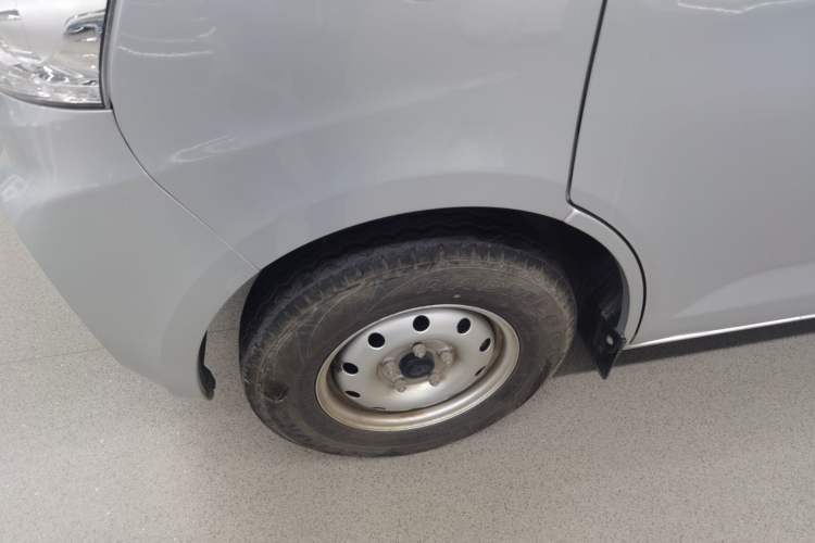 Used CHANGAN KAICHENG Ruixing M60 2023 1.5L GDI Base Model 2-Seat Van Left Front Wheel Hub