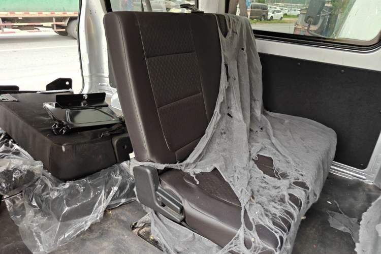 Used CHANGAN KAICHENG Ruixing M60 2023 1.5L GDI Comfort-Class Passenger Vehicle 6/7 Seats Left Rear Seat