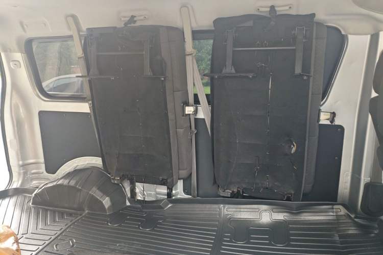 Used CHANGAN KAICHENG Ruixing M60 2023 1.6L CNG Comfort-Grade 6-Seater Passenger Vehicle Left Rear Seat