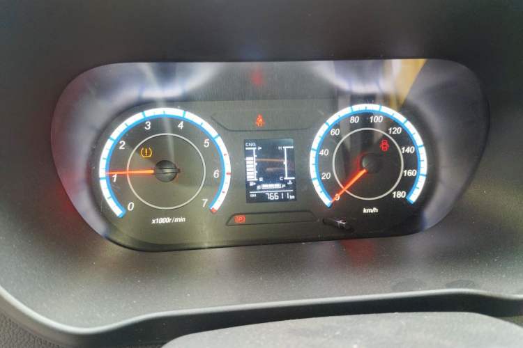 Used CHANGAN KAICHENG Ruixing M60 2023 1.6L CNG Comfort-Grade 6-Seater Passenger Vehicle Odometer Close Up