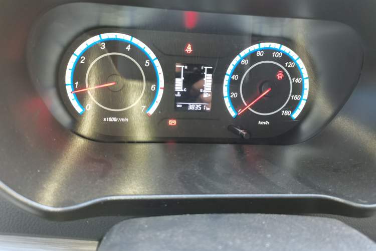 Used CHANGAN KAICHENG Ruixing M60 2023 1.5L GDI Basic Model Passenger Vehicle 6/7 Seats Odometer Close Up
