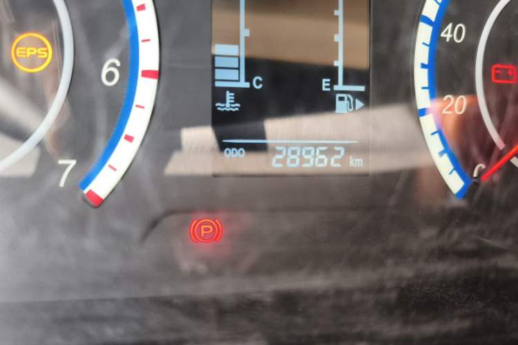Used CHANGAN KAICHENG Ruixing M60 2023 1.5L GDI Elite-Class Passenger Vehicle 6/7 Seats Odometer Close Up