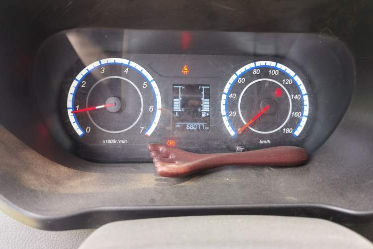 Used CHANGAN KAICHENG Ruixing M60 2023 1.5L GDI Comfort Van 2-Seater Odometer Close Up