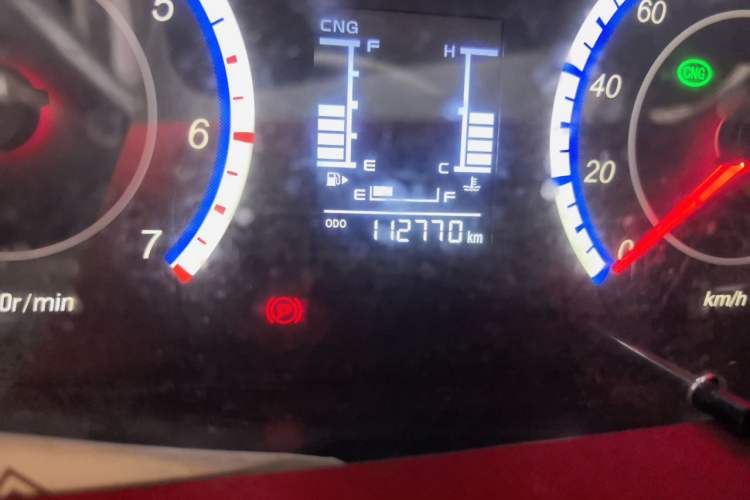 Used CHANGAN KAICHENG Ruixing M60 2023 1.6L CNG Comfort-Grade 6-Seater Passenger Vehicle Odometer Close Up