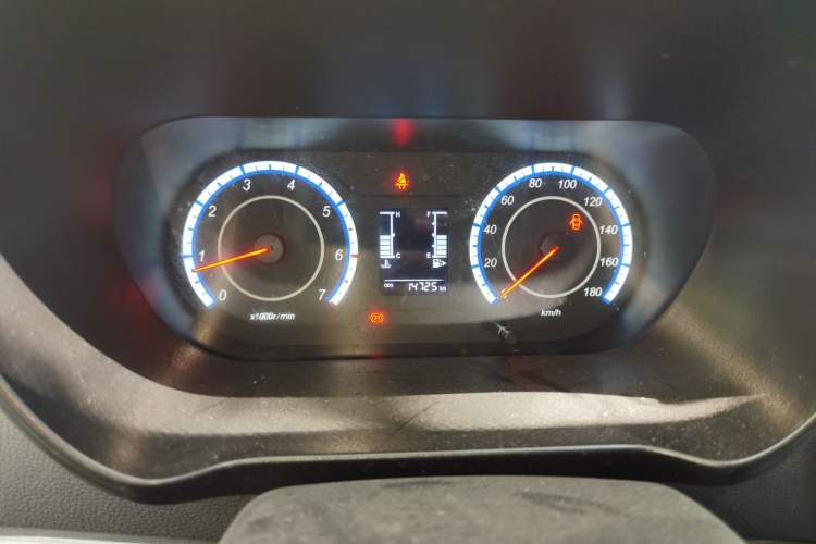 Used CHANGAN KAICHENG Ruixing M60 2023 1.5L GDI Elite-Class Passenger Vehicle 6/7 Seats Odometer Close Up