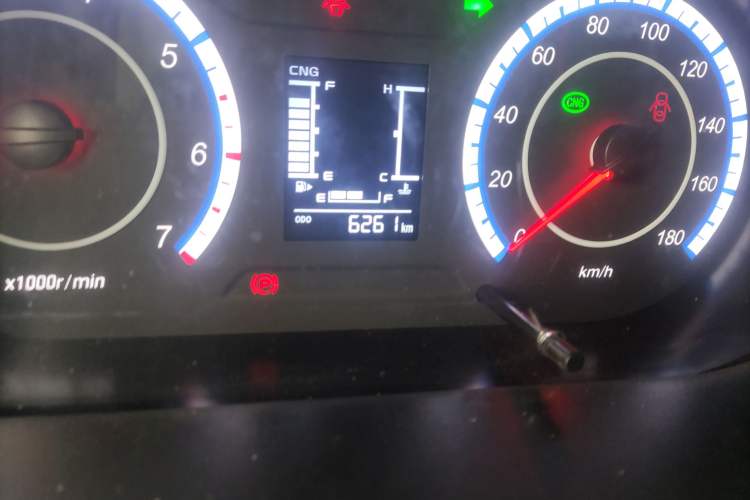Used CHANGAN KAICHENG Ruixing M60 2023 1.6L CNG Comfort-Grade 6-Seater Passenger Vehicle Odometer Close Up