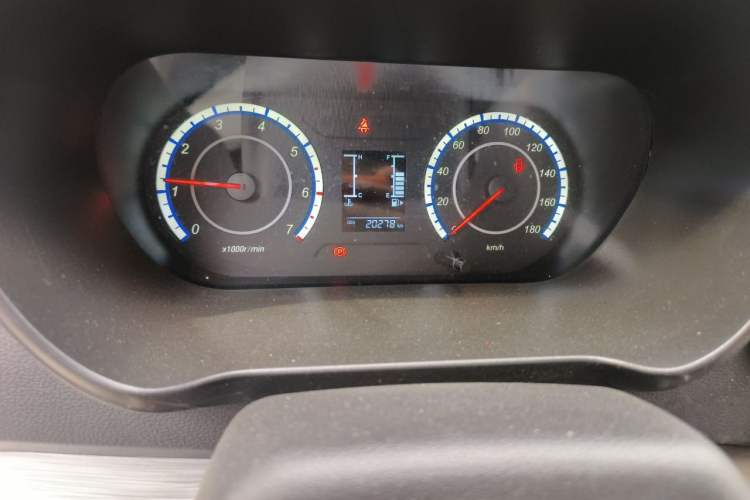Used CHANGAN KAICHENG Ruixing M60 2023 1.5L GDI Comfort Van 2-Seater Odometer Close Up