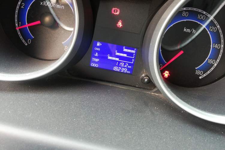 Used CHANGAN KAICHENG Ruixing M60 2023 1.6L CNG Comfort-Grade 6-Seater Passenger Vehicle Odometer Close Up