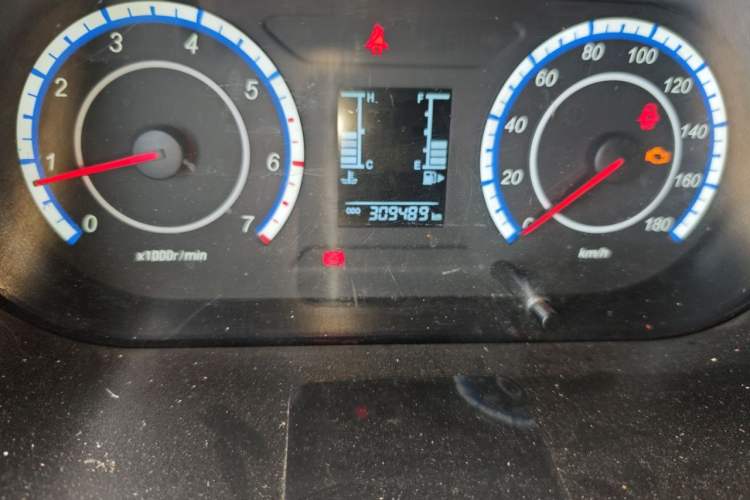 Used CHANGAN KAICHENG Ruixing M60 2023 1.5L GDI Comfort-Class Passenger Vehicle 6/7 Seats Odometer Close Up