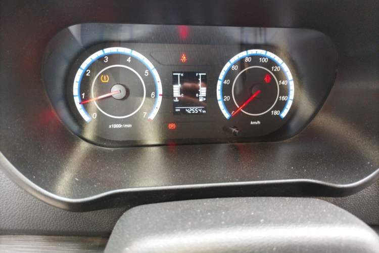 Used CHANGAN KAICHENG Ruixing M60 2023 1.5L GDI Comfort-Class Passenger Vehicle 6/7 Seats Odometer Close Up