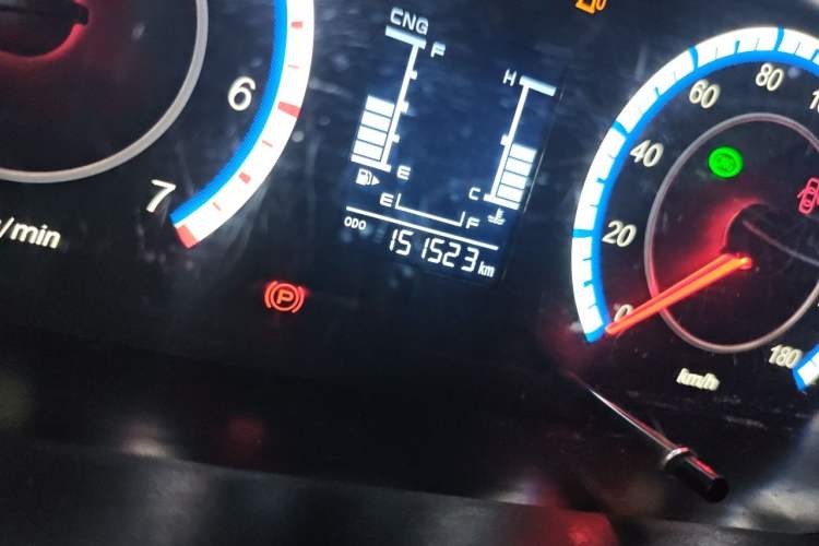 Used CHANGAN KAICHENG Ruixing M60 2023 1.6L CNG Comfort-Grade 6-Seater Passenger Vehicle Odometer Close Up