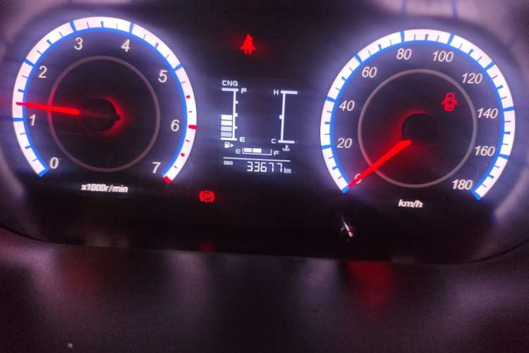 Used CHANGAN KAICHENG Ruixing M60 2023 1.6L CNG Comfort-Grade 6-Seater Passenger Vehicle Odometer Close Up