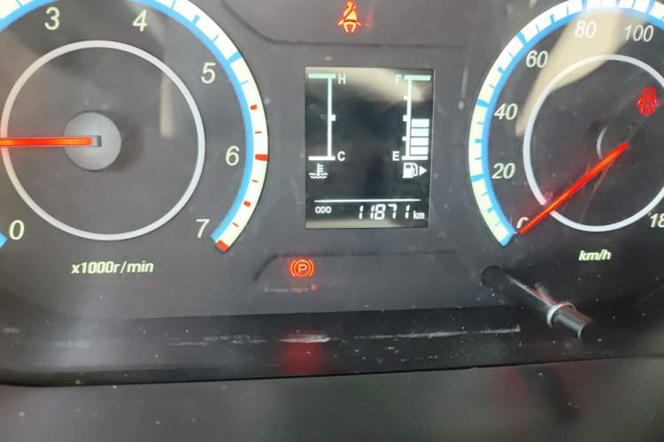 Used CHANGAN KAICHENG Ruixing M60 2023 1.5L GDI Elite-Class Passenger Vehicle 6/7 Seats Odometer Close Up