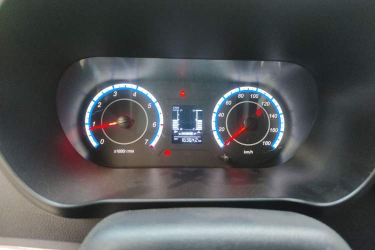 Used CHANGAN KAICHENG Ruixing M60 2023 1.6L CNG Comfort-Grade 6-Seater Passenger Vehicle Odometer Close Up