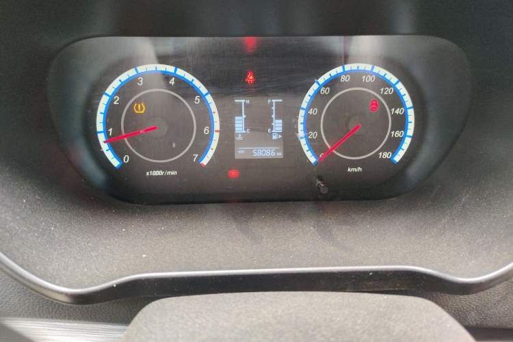 Used CHANGAN KAICHENG Ruixing M60 2023 1.5L GDI Comfort-Class Passenger Vehicle 6/7 Seats Odometer Close Up