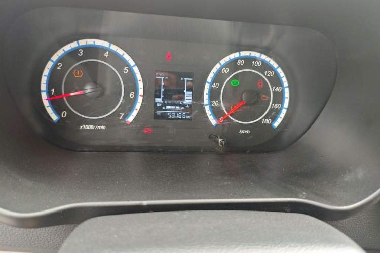 Used CHANGAN KAICHENG Ruixing M60 2023 1.6L CNG Comfort-Grade 6-Seater Passenger Vehicle Odometer Close Up