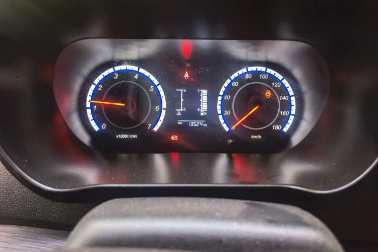 Used CHANGAN KAICHENG Ruixing M60 2023 1.5L GDI Comfort-Class Passenger Vehicle 6/7 Seats Odometer Close Up