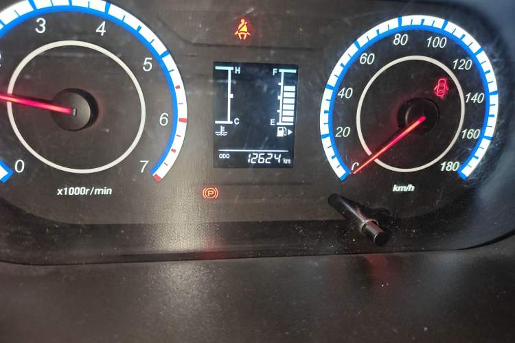 Used CHANGAN KAICHENG Ruixing M60 2023 1.5L GDI Comfort-Class Passenger Vehicle 6/7 Seats Odometer Close Up