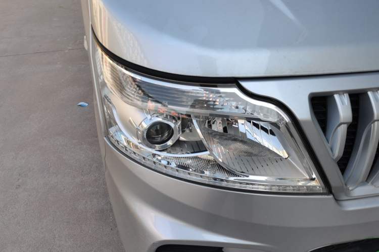 Used CHANGAN KAICHENG Ruixing M60 2023 1.5L GDI Basic Model Passenger Vehicle 6/7 Seats Right Front Headlight