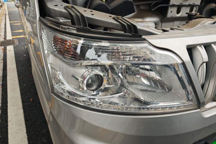 Used CHANGAN KAICHENG Ruixing M60 2023 1.5L GDI Basic Model Passenger Vehicle 6/7 Seats Right Front Headlight