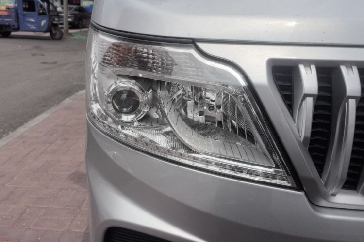 Used CHANGAN KAICHENG Ruixing M60 2023 1.5L GDI Comfort-Class Passenger Vehicle 6/7 Seats Right Front Headlight