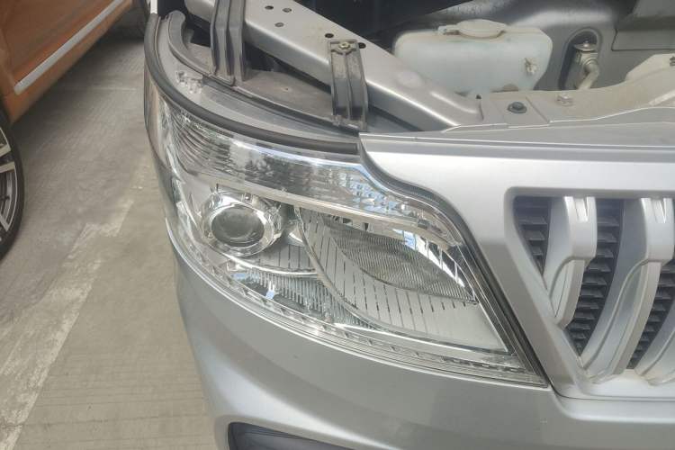 Used CHANGAN KAICHENG Ruixing M60 2023 1.5L GDI Basic Model Passenger Vehicle 6/7 Seats Right Front Headlight