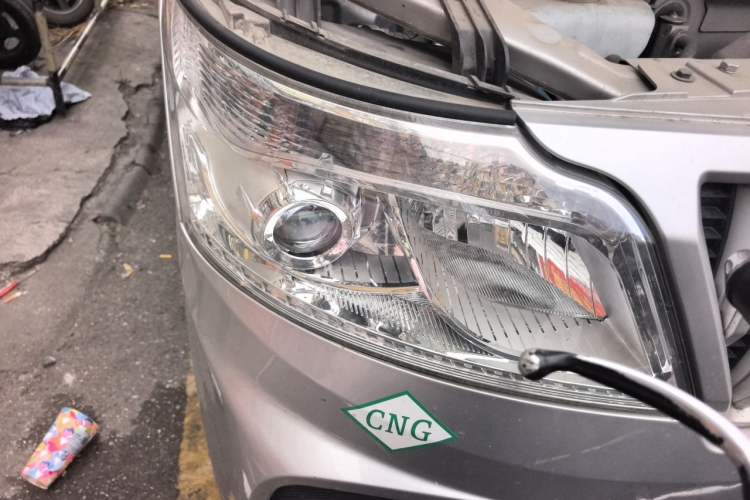 Used CHANGAN KAICHENG Ruixing M60 2023 1.6L CNG Comfort-Grade 6-Seater Passenger Vehicle Right Front Headlight