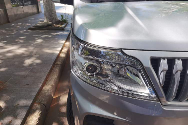 Used CHANGAN KAICHENG Ruixing M60 2023 1.5L GDI Elite-Class Passenger Vehicle 6/7 Seats Right Front Headlight